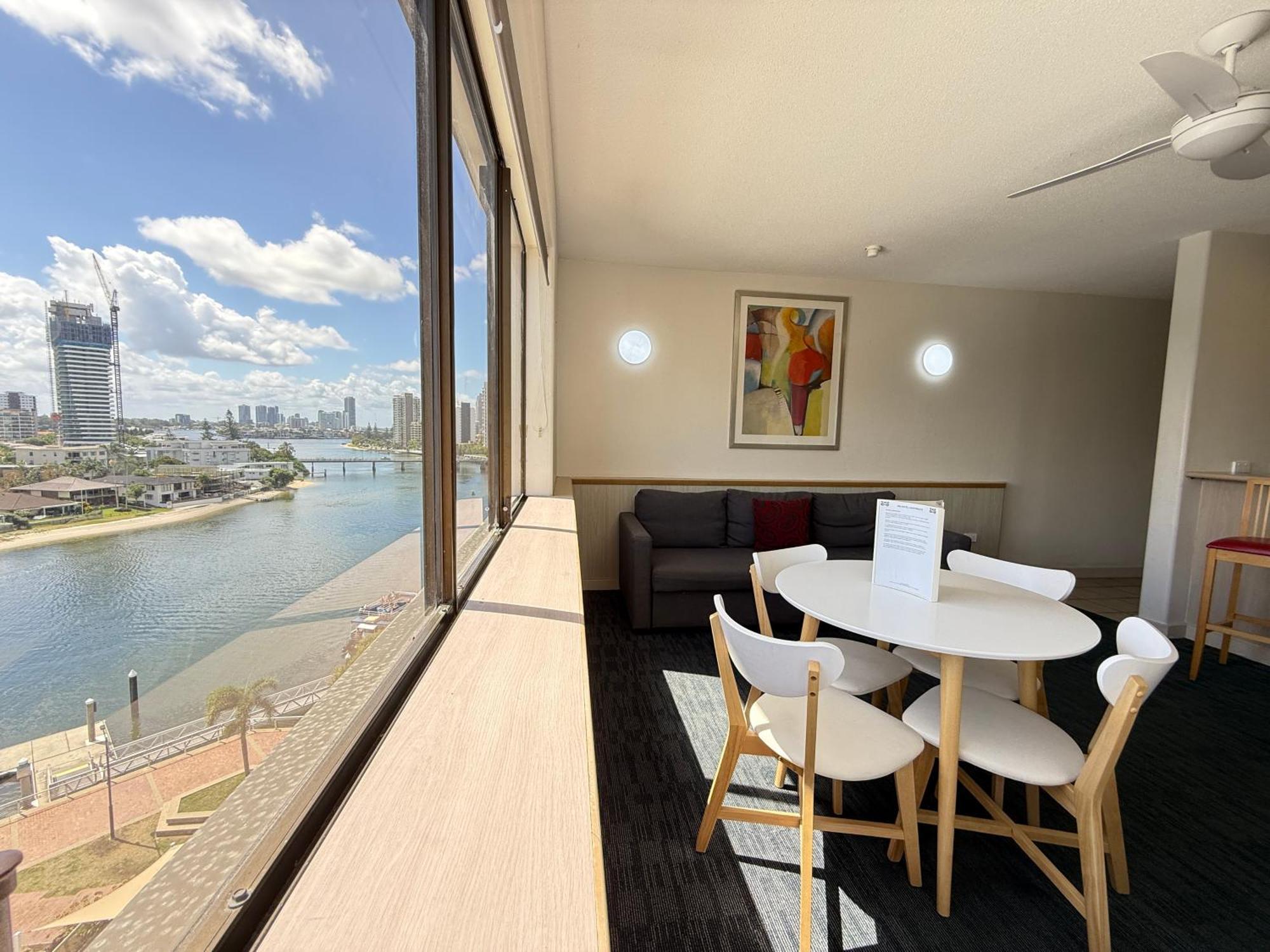 Tiki Hotel Apartments Surfers Paradise Gold Coast Exterior foto