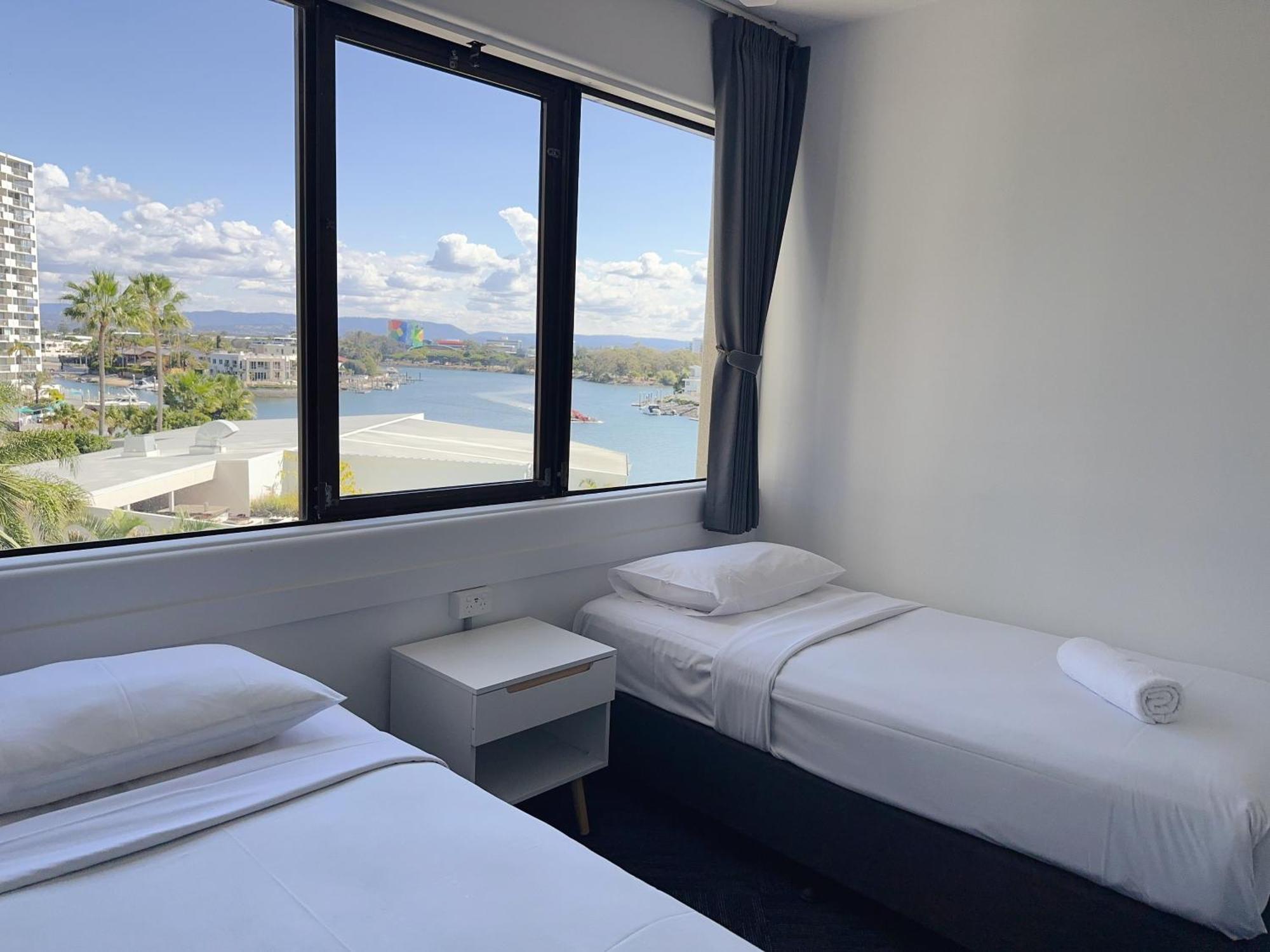 Tiki Hotel Apartments Surfers Paradise Gold Coast Habitación foto
