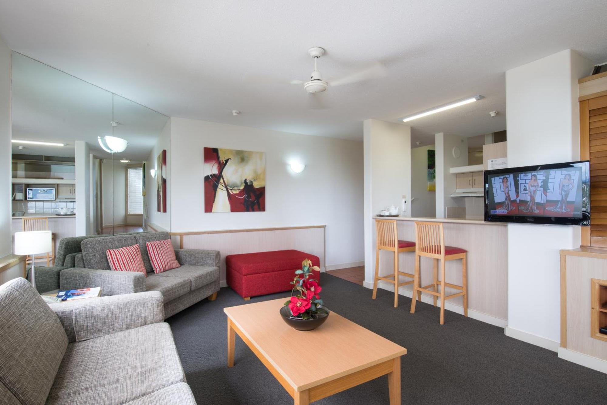 Tiki Hotel Apartments Surfers Paradise Gold Coast Exterior foto