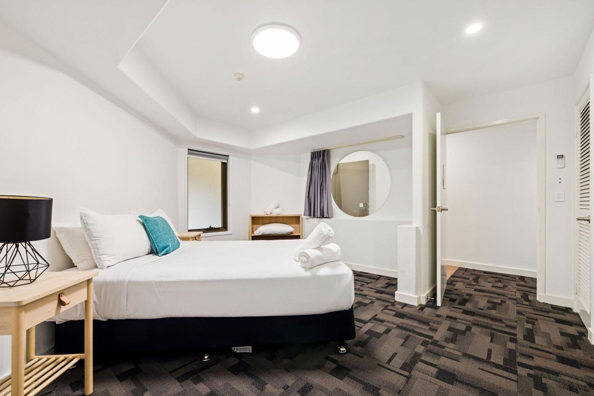 Tiki Hotel Apartments Surfers Paradise Gold Coast Habitación foto